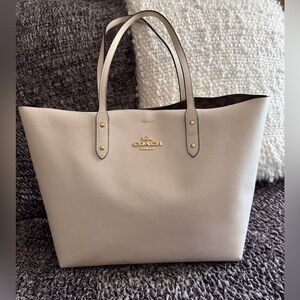 Elegant Coach Town Tote in Chalk.